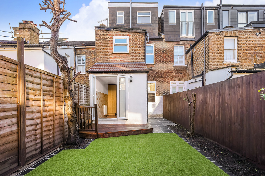 3 bed end of terrace house to rent in Northfield Road, Ealing, London, W13  - Property Image 11