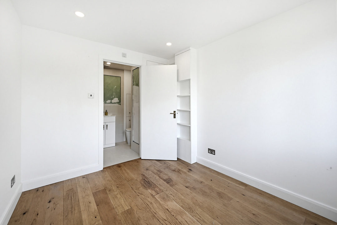 4 bed terraced house for sale in Mount Pleasant Road, Ealing, London, W5  - Property Image 16