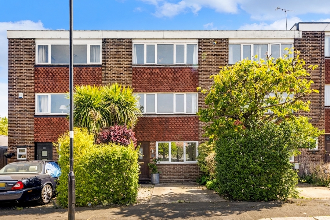 4 bed terraced house for sale in Mount Pleasant Road, Ealing, London, W5 - Property Image 1