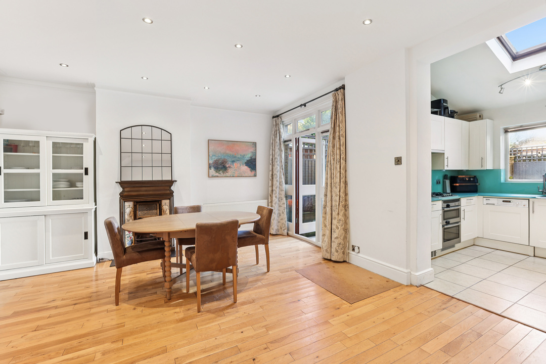 4 bed terraced house for sale in Claygate Road, Ealing, London, W13  - Property Image 5
