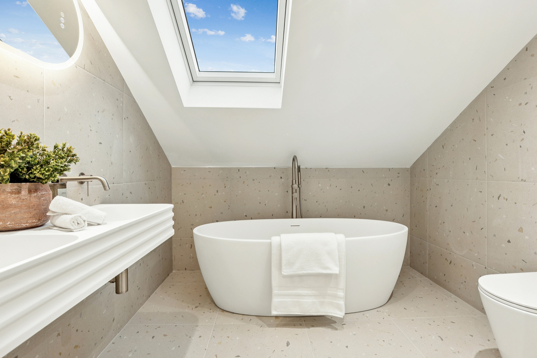 5 bed detached house for sale in Sunnydene Avenue, Ruislip, HA4  - Property Image 24