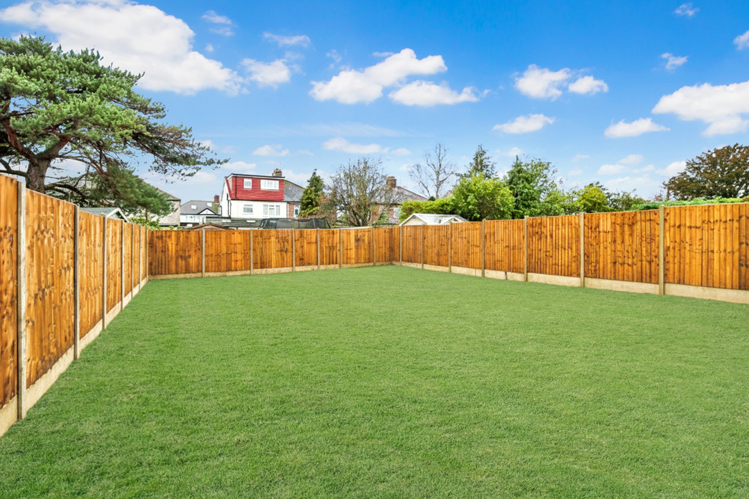 5 bed detached house for sale in Sunnydene Avenue, Ruislip, HA4  - Property Image 18