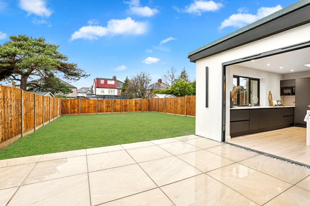 5 bed detached house for sale in Sunnydene Avenue, Ruislip, HA4  - Property Image 20