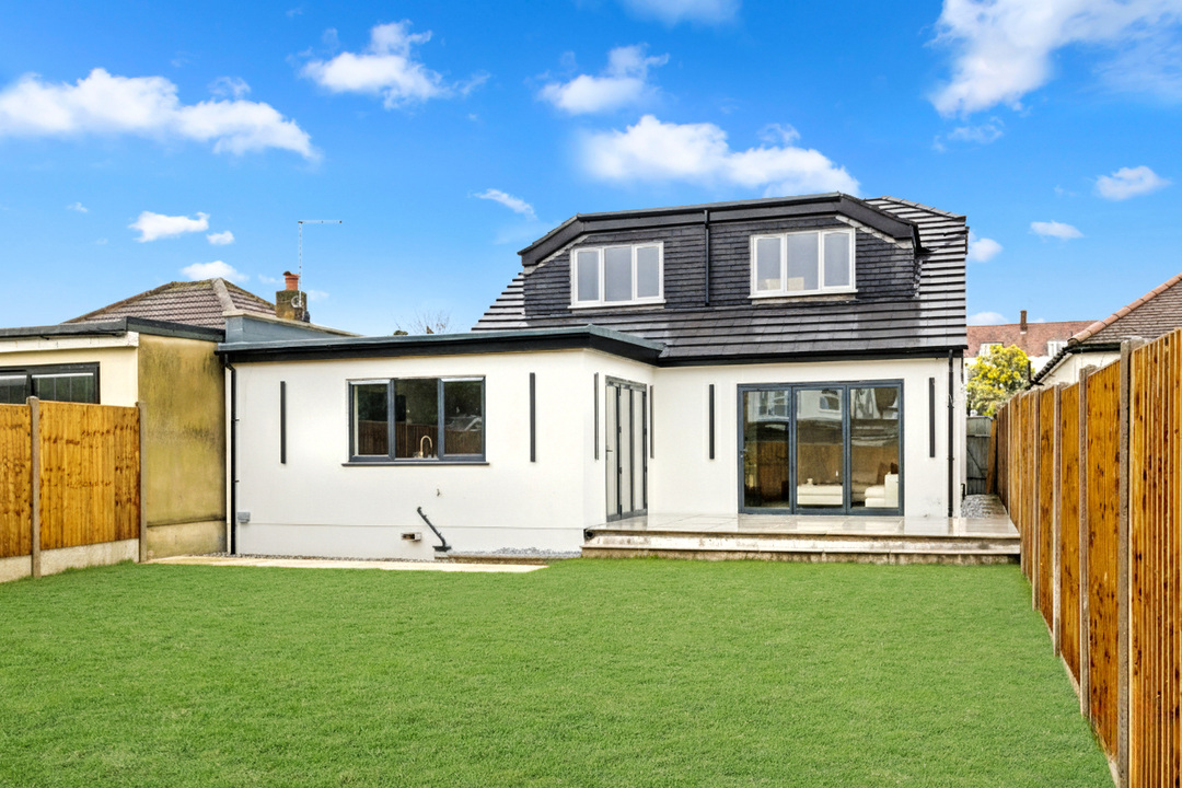 5 bed detached house for sale in Sunnydene Avenue, Ruislip, HA4  - Property Image 3