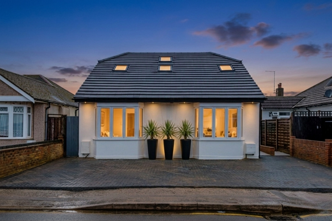 5 bed detached house for sale in Sunnydene Avenue, Ruislip, HA4