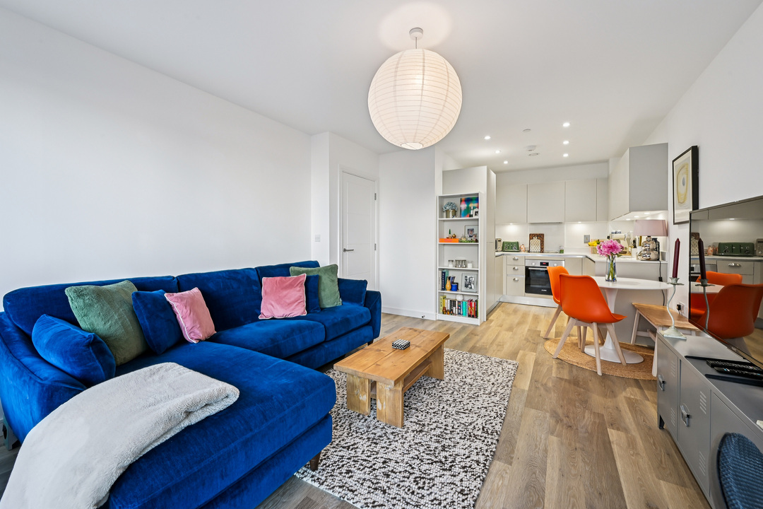 1 bed apartment for sale in Brownlow Road, Ealing, London, W13