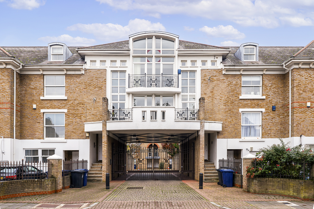 2 bed apartment for sale in Hills Mews, Florence Road, Ealing, London, W5  - Property Image 9