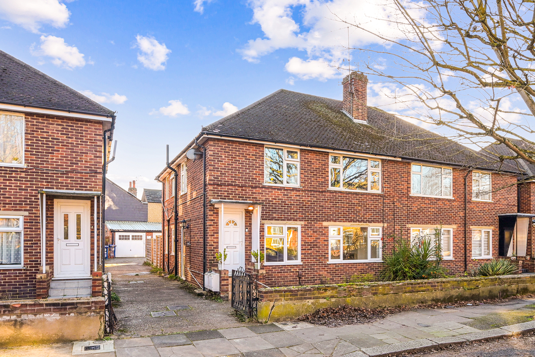 2 bed apartment for sale in Webster Gardens, Ealing, London, W5  - Property Image 8