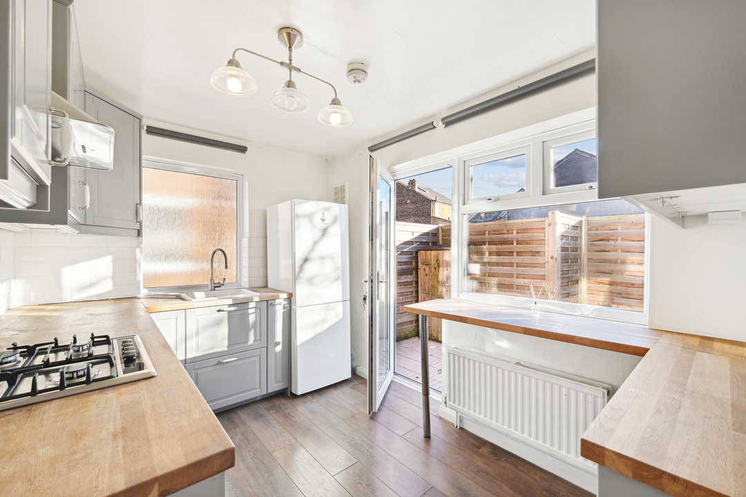 2 bed apartment for sale in Webster Gardens, Ealing, London, W5  - Property Image 6