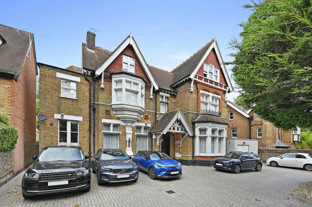 3 bed apartment to rent in North Common Road, Ealing, London, W5  - Property Image 3