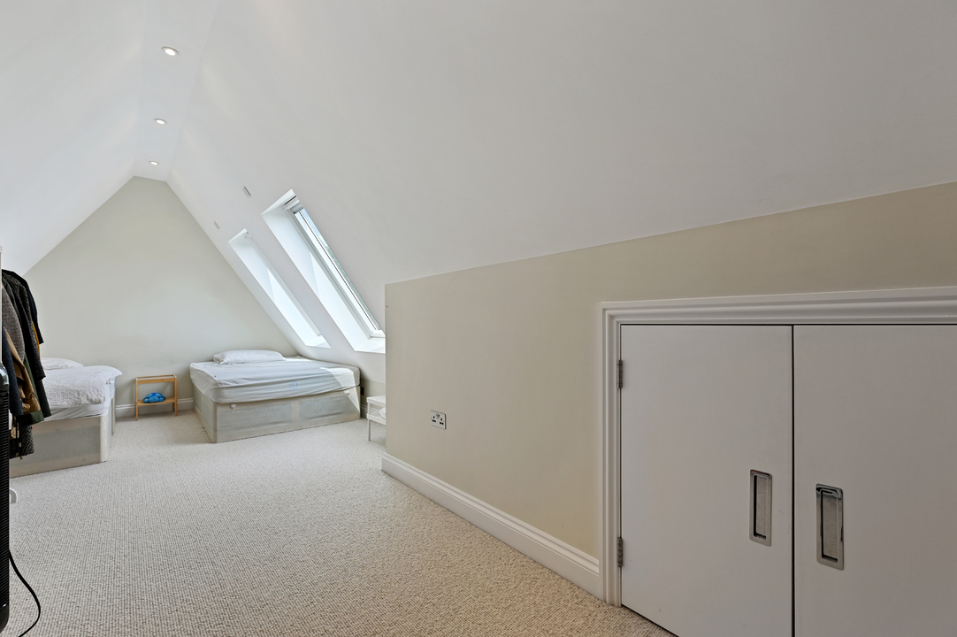 3 bed apartment to rent in North Common Road, Ealing, London, W5  - Property Image 10