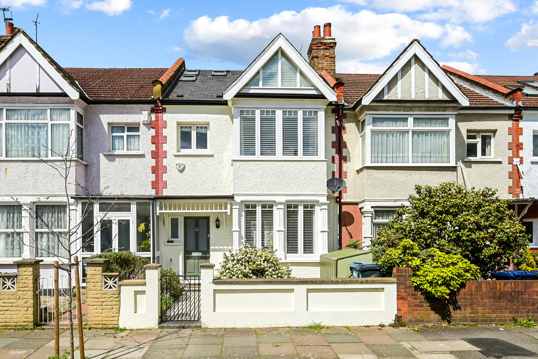 4 bed terraced house for sale in Mayfield Avenue, Ealing, Northfields, London, W13  - Property Image 3