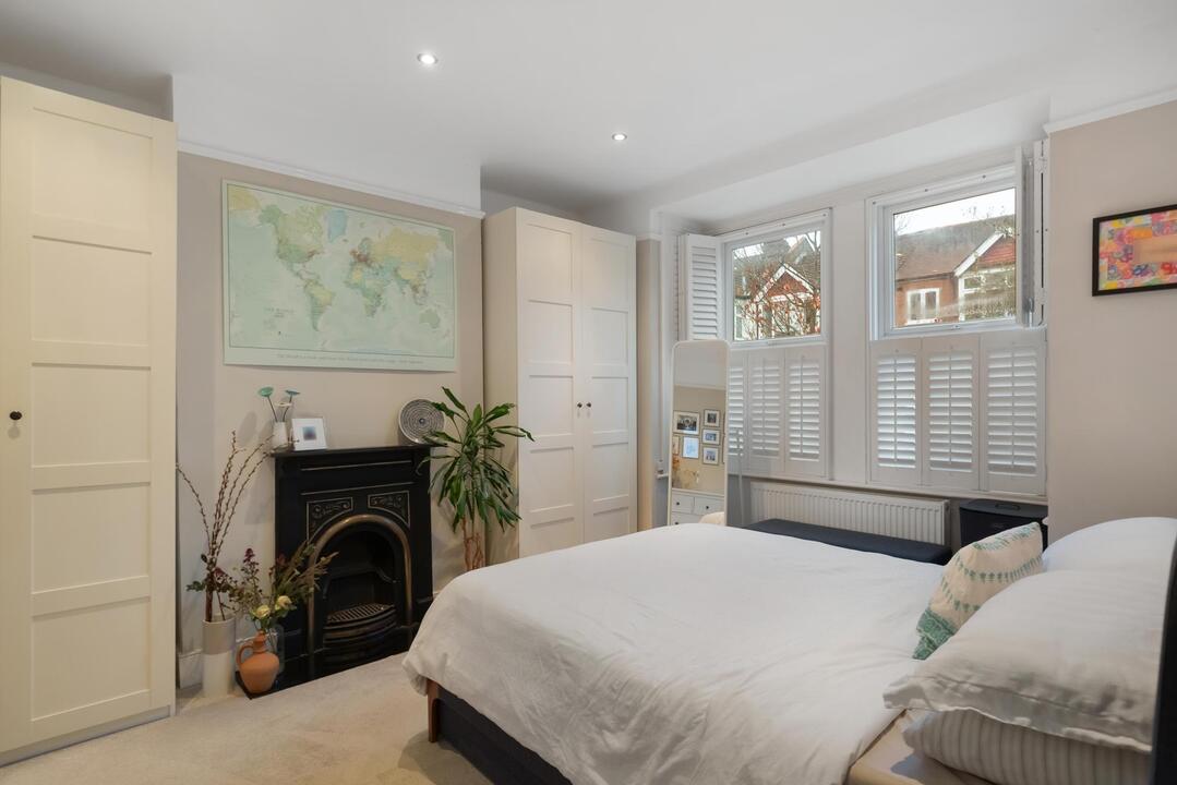 2 bed apartment for sale in Raymond Avenue, Northfields, Ealing, London, W13  - Property Image 5