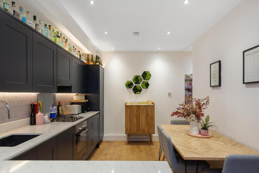 2 bed apartment for sale in Raymond Avenue, Northfields, Ealing, London, W13  - Property Image 4