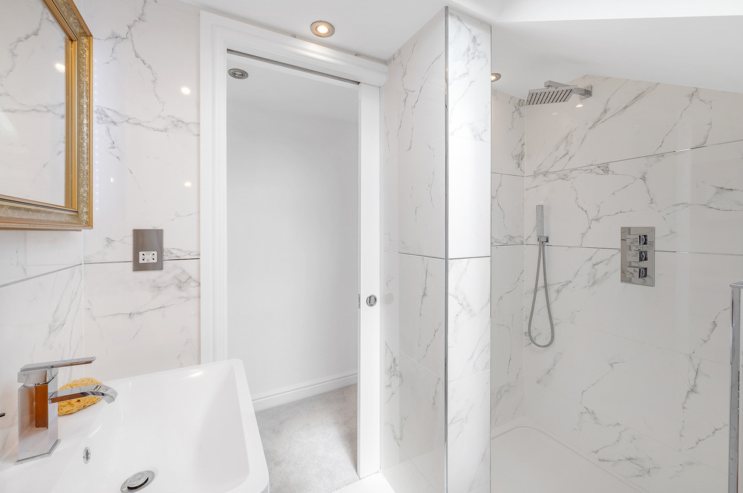 2 bed apartment for sale in Hastings Road, Ealing, London, W13  - Property Image 9