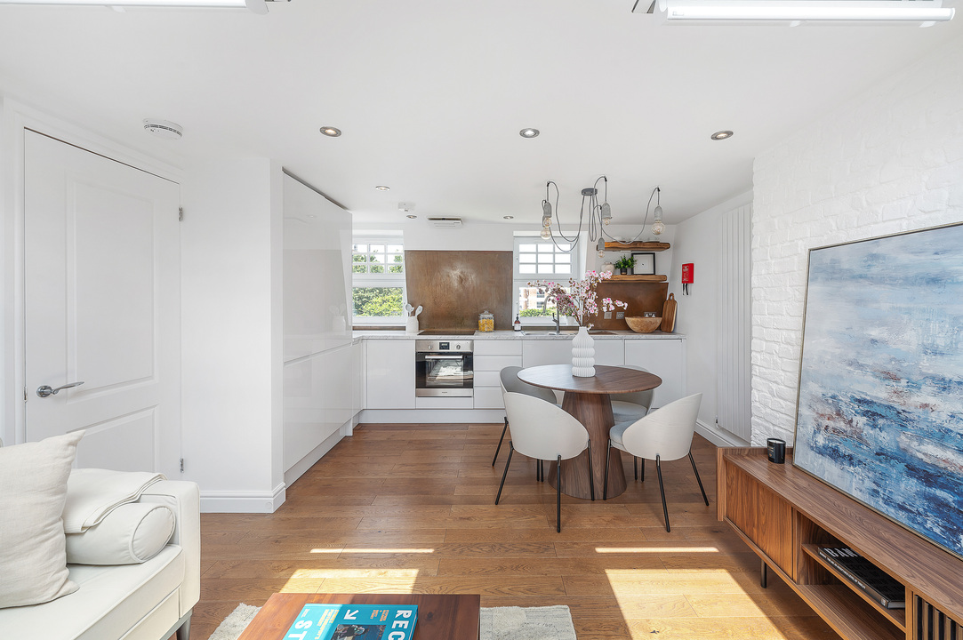 2 bed apartment for sale in Hastings Road, Ealing, London, W13