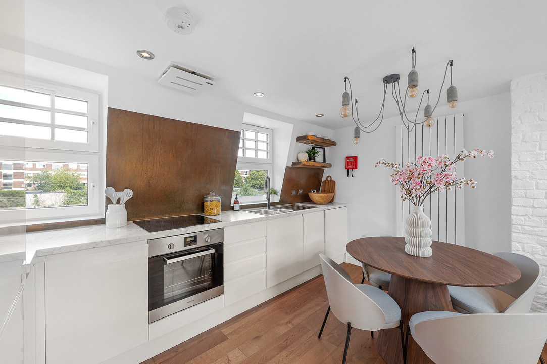 2 bed apartment for sale in Hastings Road, Ealing, London, W13 - Property Image 1