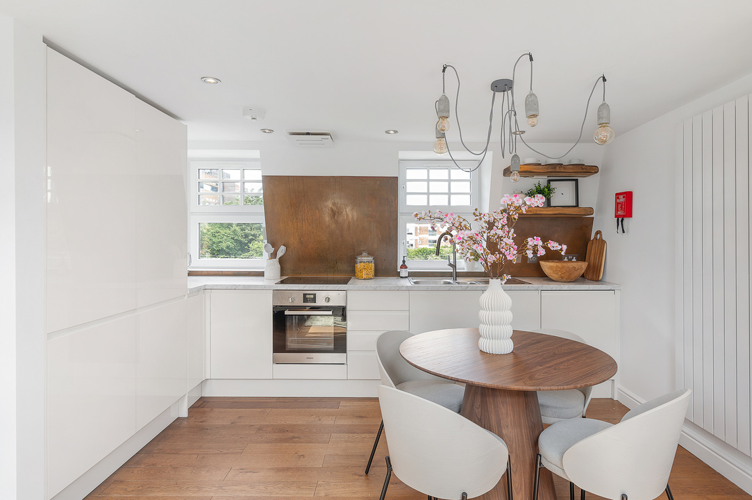 2 bed apartment for sale in Hastings Road, Ealing, London, W13  - Property Image 4