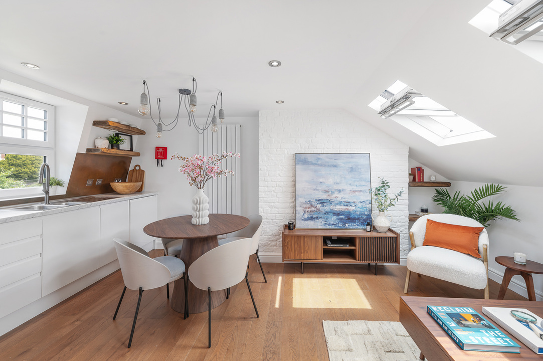 2 bed apartment for sale in Hastings Road, Ealing, London, W13