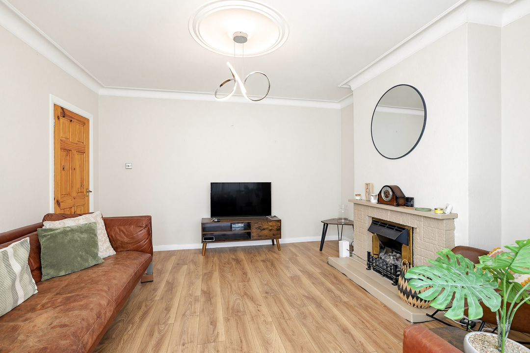 3 bed semi-detached house for sale in Manton Avenue, Hanwell, London, W7  - Property Image 3