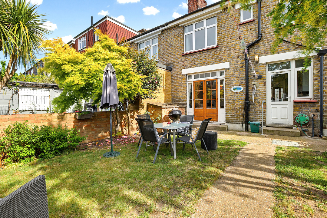 3 bed semi-detached house for sale in Manton Avenue, Hanwell, London, W7  - Property Image 11