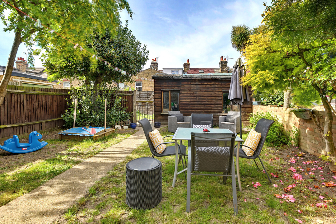 3 bed semi-detached house for sale in Manton Avenue, Hanwell, London, W7  - Property Image 10