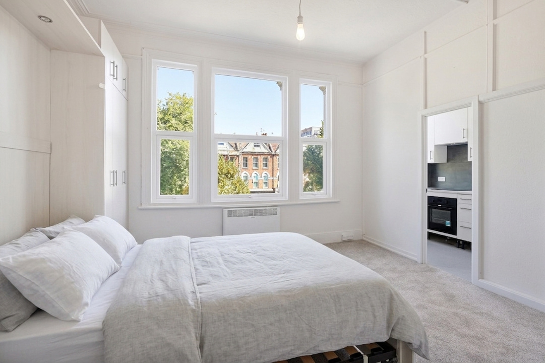 1 bed apartment to rent in The Avenue, Ealing, London, W13  - Property Image 1