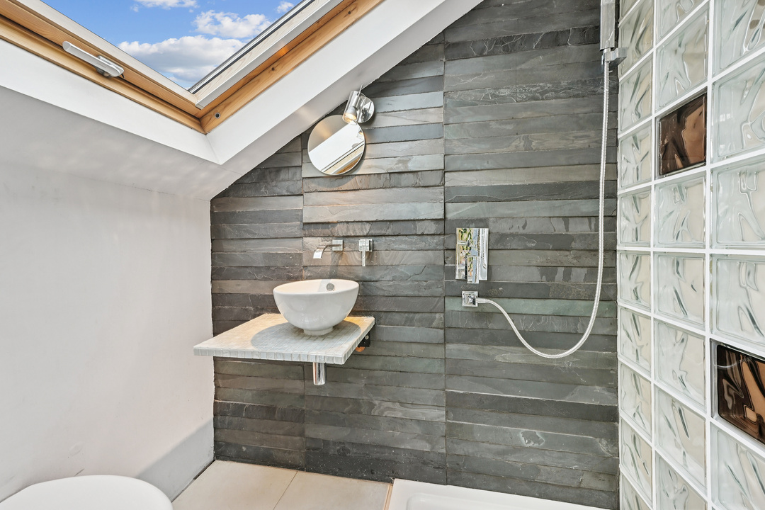 2 bed apartment for sale in Hessel Road, Ealing, London, W13  - Property Image 14