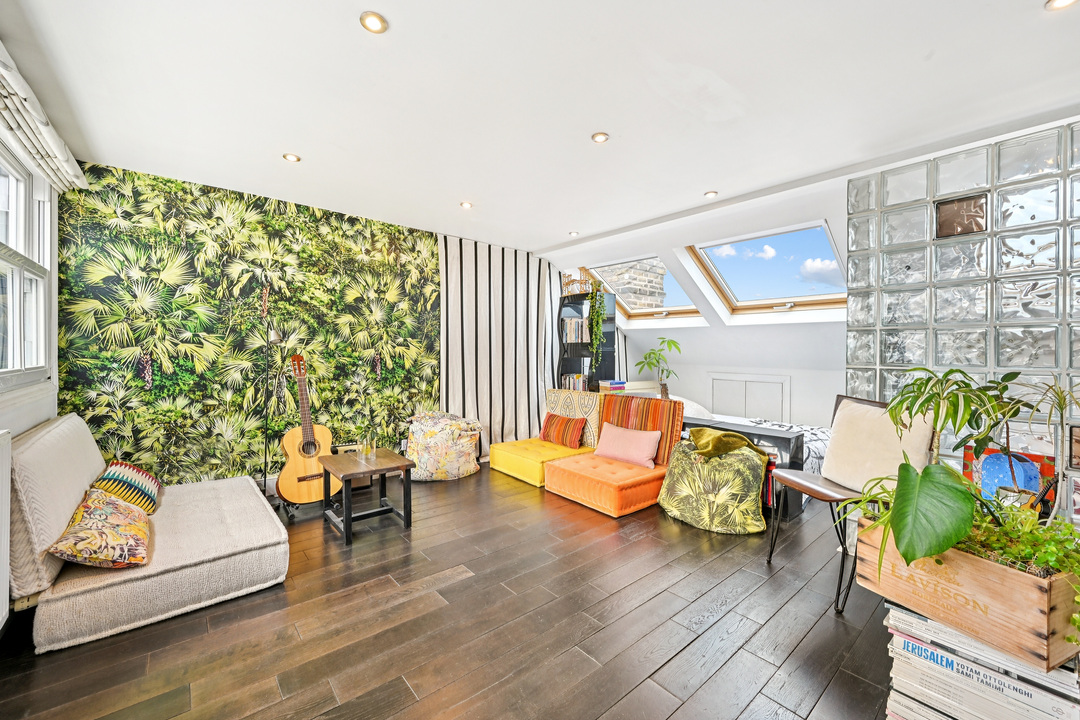 2 bed apartment for sale in Hessel Road, Ealing, London, W13  - Property Image 9