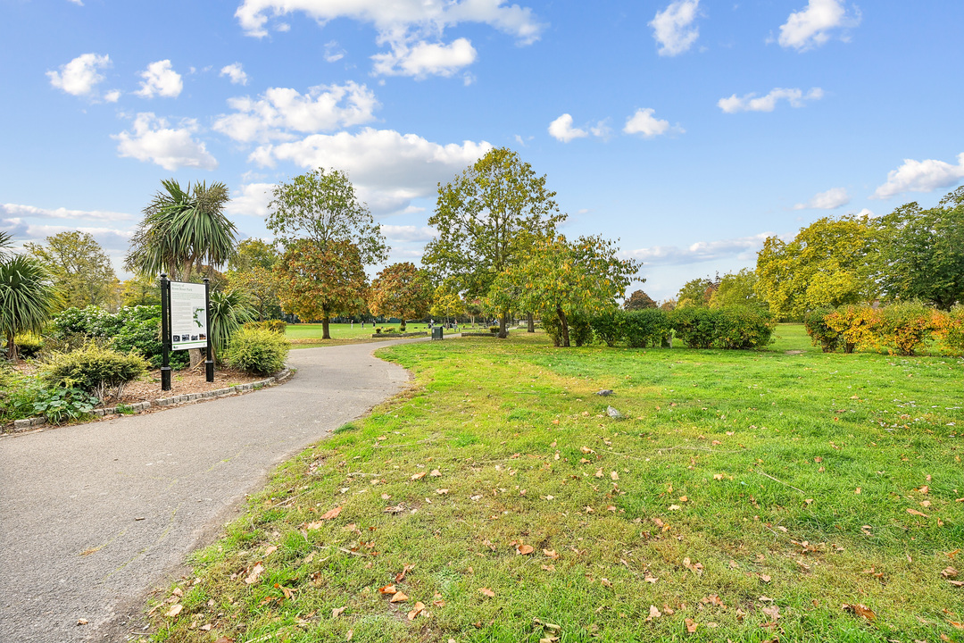 2 bed apartment for sale in Hessel Road, Ealing, London, W13  - Property Image 19