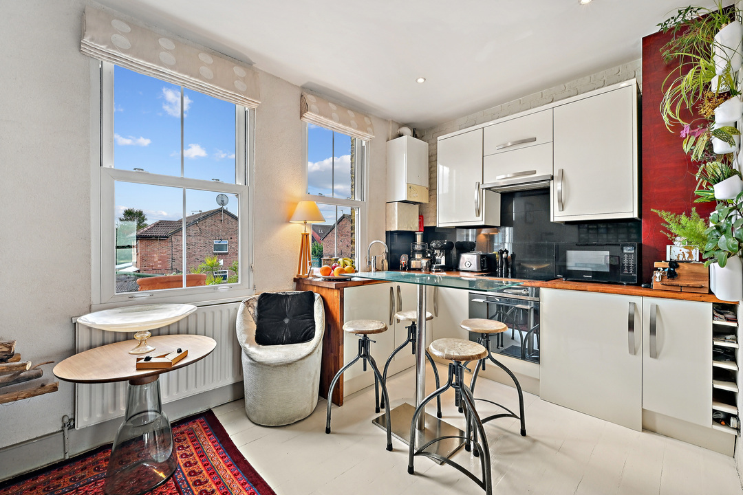 2 bed apartment for sale in Hessel Road, Ealing, London, W13  - Property Image 3