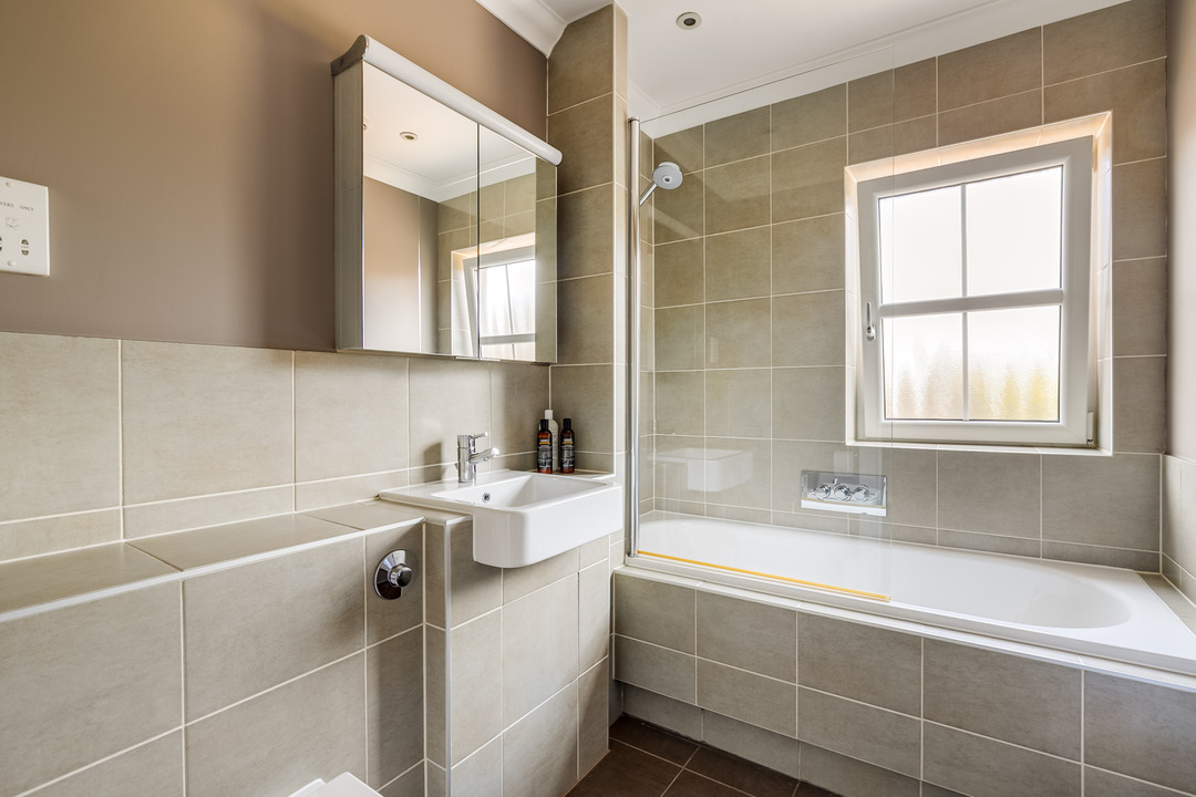 3 bed terraced house to rent in Sayers Court, St Marys Road, Ealing, London, W5  - Property Image 12