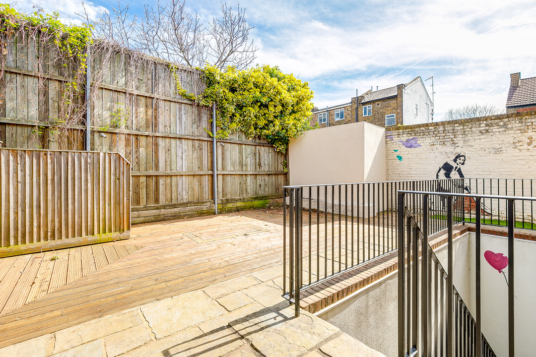 3 bed terraced house to rent in Sayers Court, St Marys Road, Ealing, London, W5  - Property Image 14