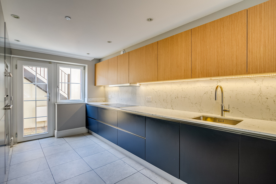 3 bed terraced house to rent in Sayers Court, St Marys Road, Ealing, London, W5  - Property Image 16