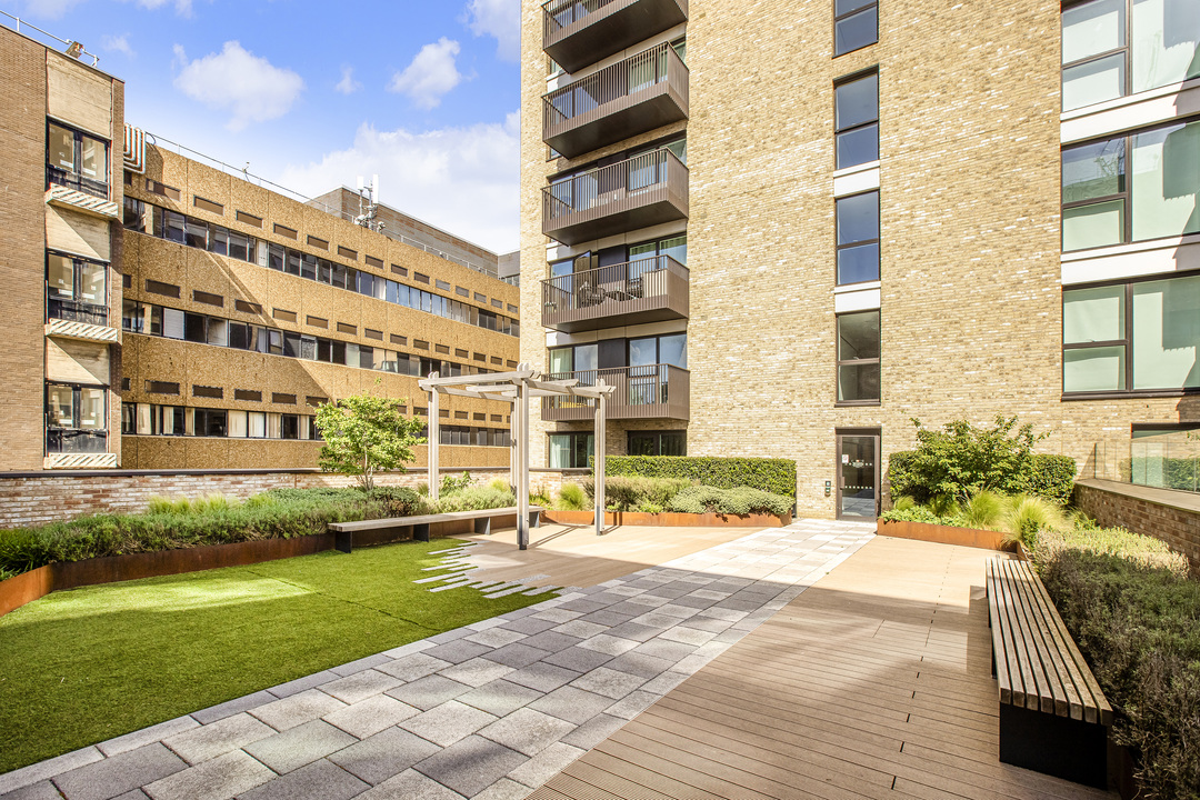 2 bed apartment to rent in Bathgate Place, Ealing, London, W13  - Property Image 17