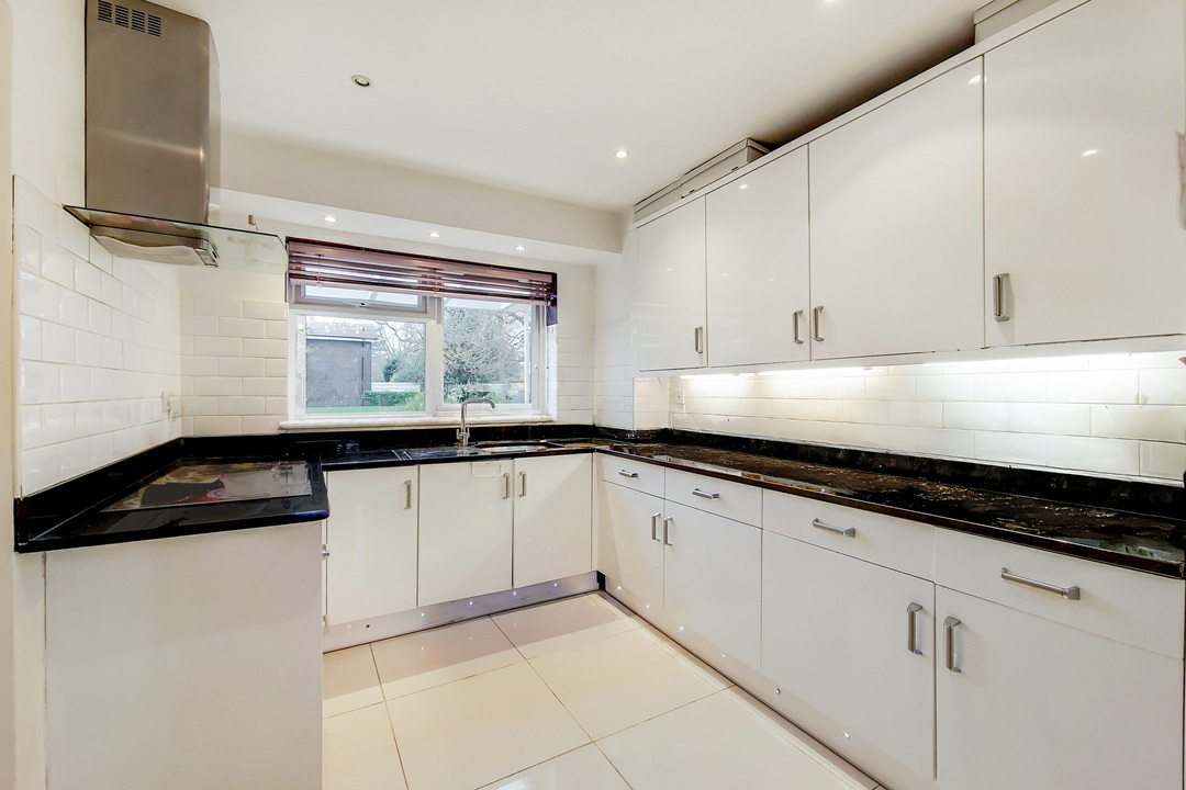 3 bed terraced house to rent in Heronsforde, Ealing, London, W13