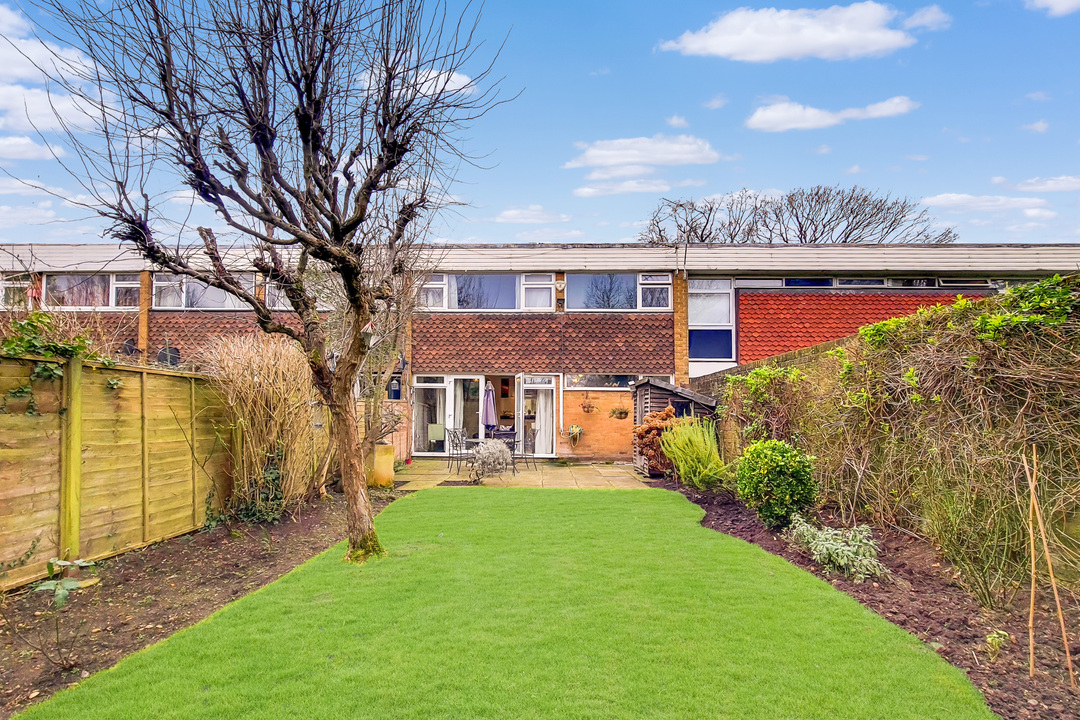3 bed terraced house to rent in Heronsforde, Ealing, London, W13  - Property Image 14