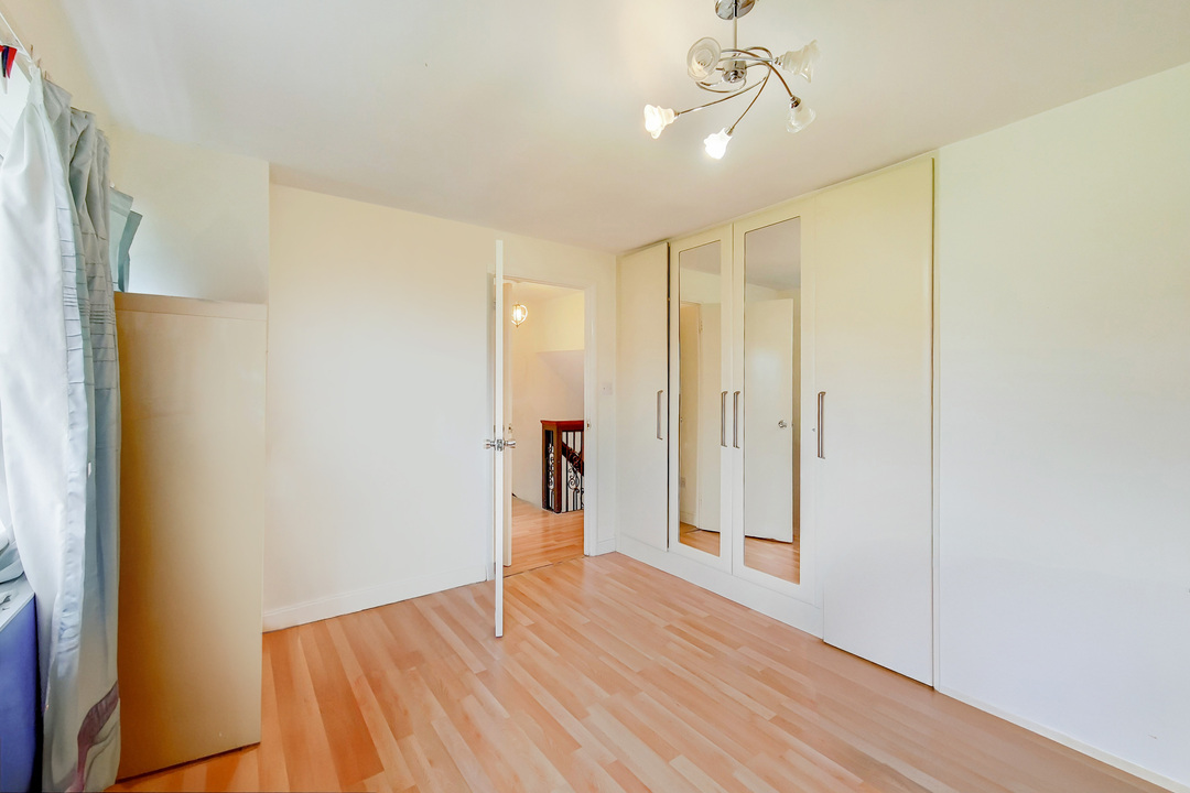 3 bed terraced house to rent in Heronsforde, Ealing, London, W13  - Property Image 16