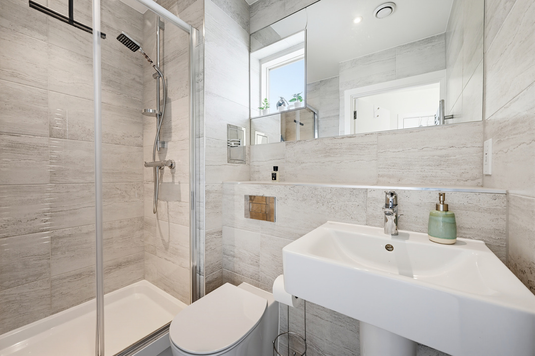 2 bed apartment for sale in Relph Court, Kenneth Way, Ealing, London, W5  - Property Image 10