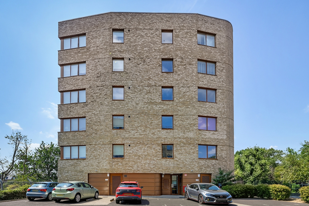 2 bed apartment for sale in Relph Court, Kenneth Way, Ealing, London, W5  - Property Image 3
