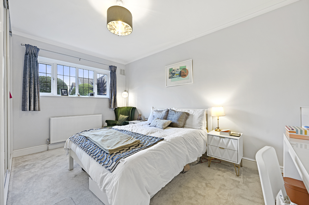 2 bed apartment for sale in Baronsmede Court, Baronsmede, Ealing, London, W5  - Property Image 4