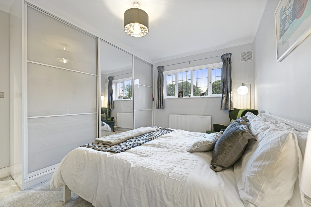 2 bed apartment for sale in Baronsmede Court, Baronsmede, Ealing, London, W5  - Property Image 8