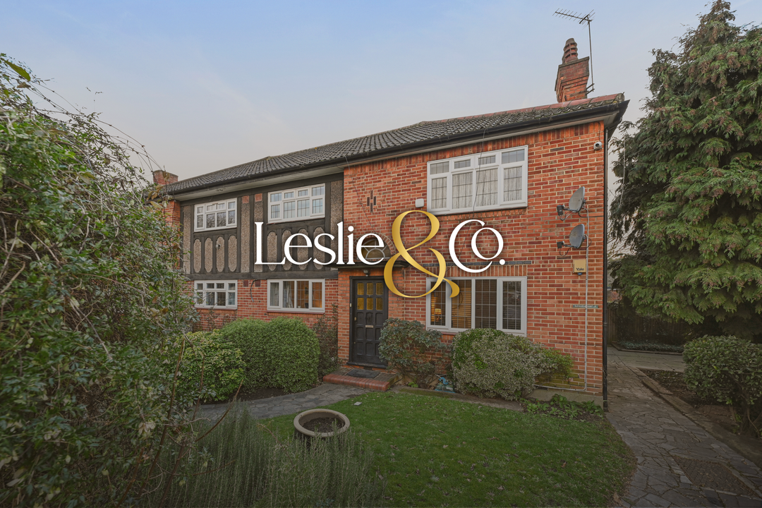 2 bed apartment for sale in Baronsmede Court, Baronsmede, Ealing, London, W5  - Property Image 1