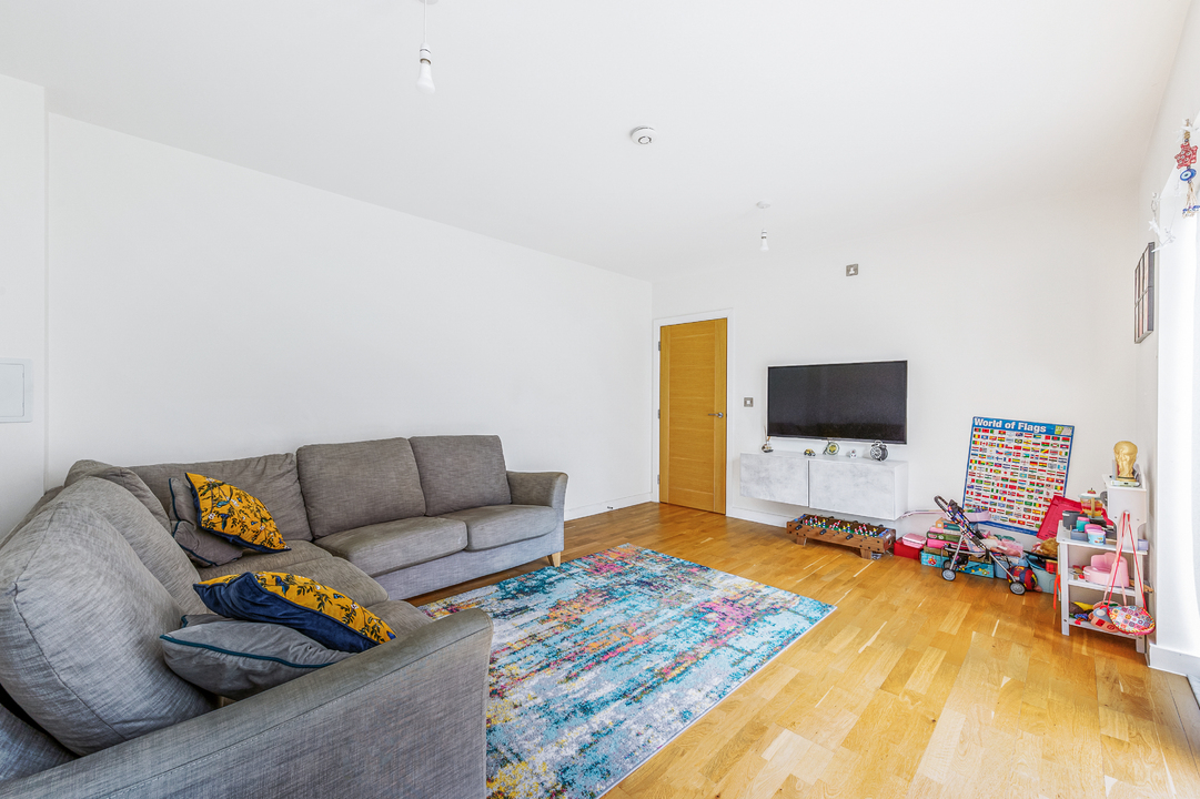3 bed terraced house for sale in Alton Court, Copley Close, Hanwell, London, W7  - Property Image 5