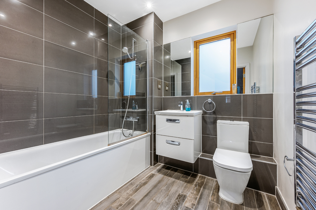 3 bed terraced house for sale in Alton Court, Copley Close, Hanwell, London, W7  - Property Image 6