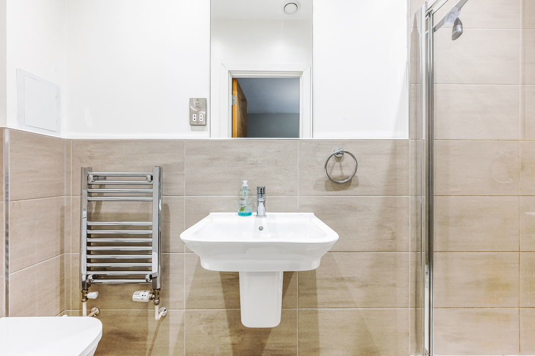 3 bed terraced house for sale in Alton Court, Copley Close, Hanwell, London, W7  - Property Image 11