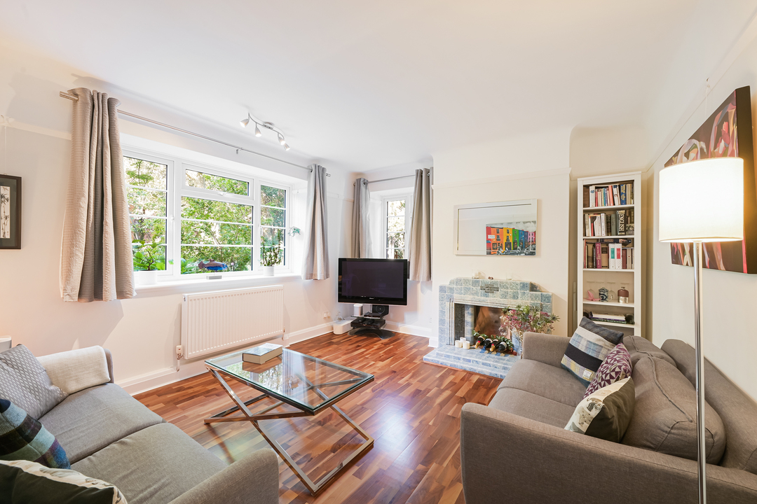 2 bed apartment for sale in Queens Court, Queens Walk, Ealing, London, W5  - Property Image 1