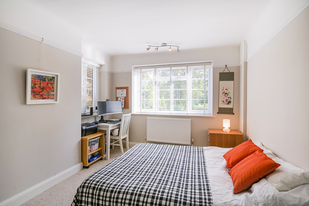 2 bed apartment for sale in Queens Court, Queens Walk, Ealing, London, W5  - Property Image 12