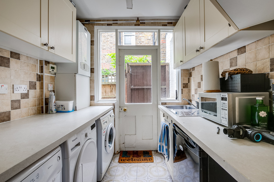 4 bed semi-detached house for sale in Ravensbourne Gardens, Ealing, London, W13  - Property Image 10