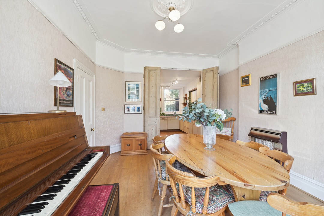 4 bed semi-detached house for sale in Ravensbourne Gardens, Ealing, London, W13  - Property Image 2